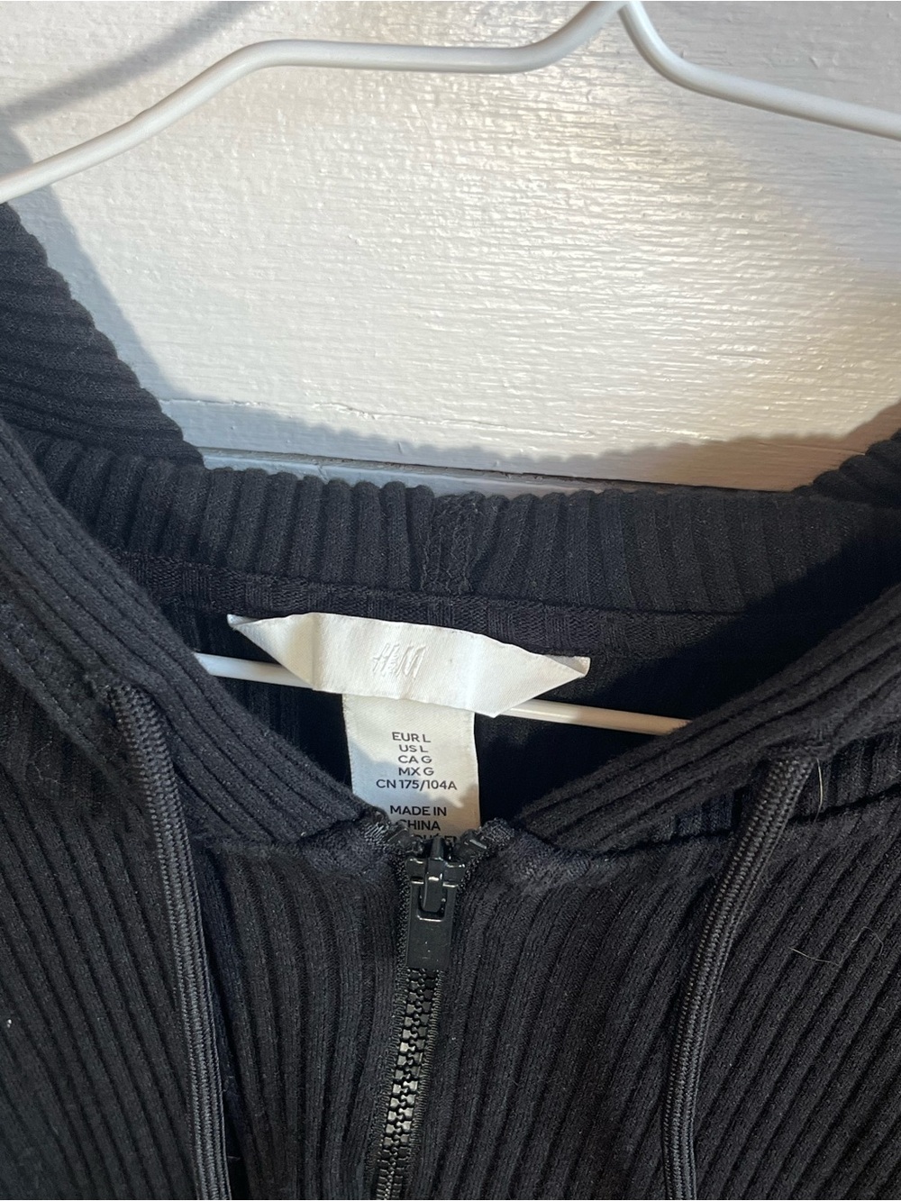 H&M Black Ribbed Cropped Half-Zip Hoodie - Picture 2 of 3